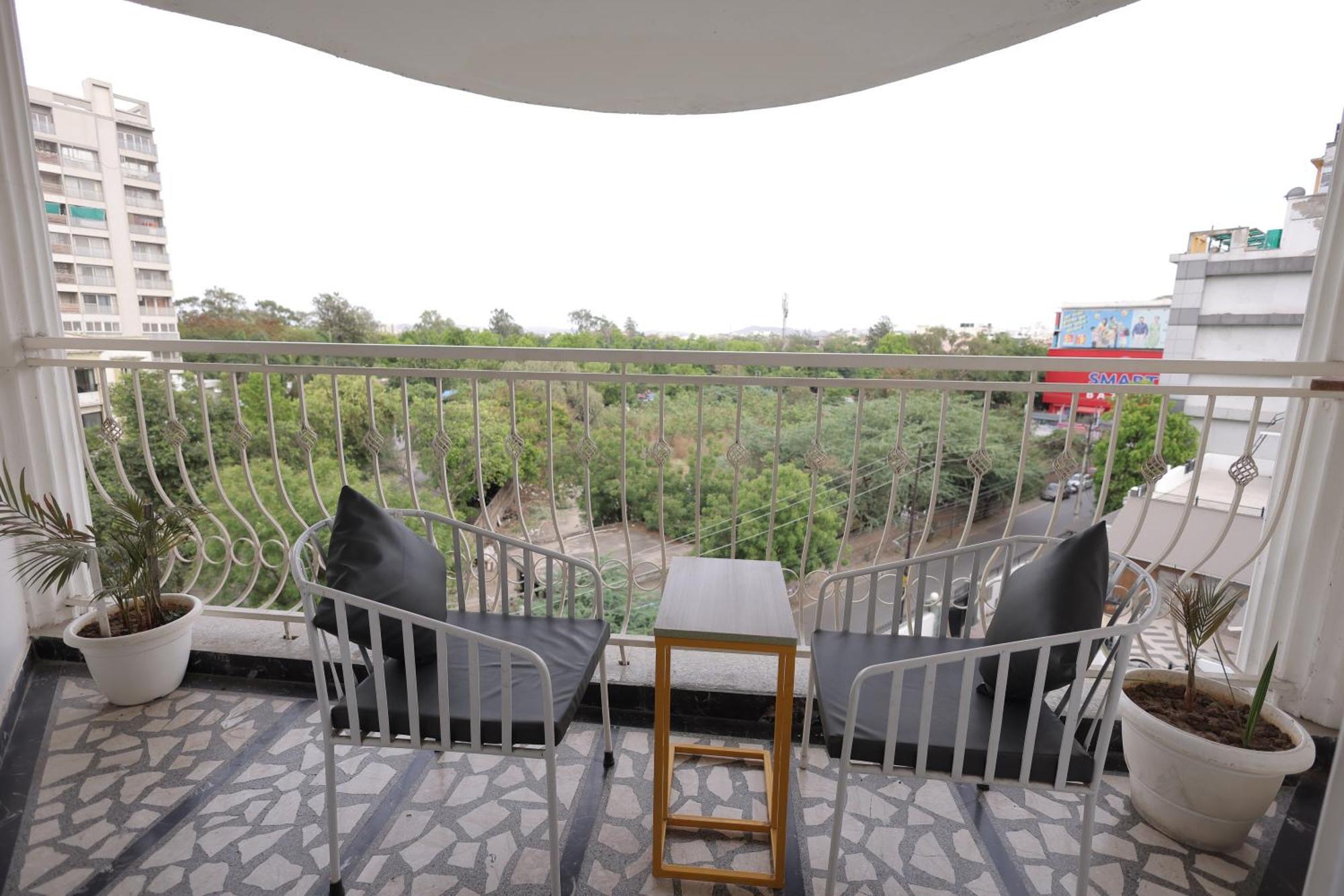 Phoenix - Unmatched Comfort Udaipur Exterior photo